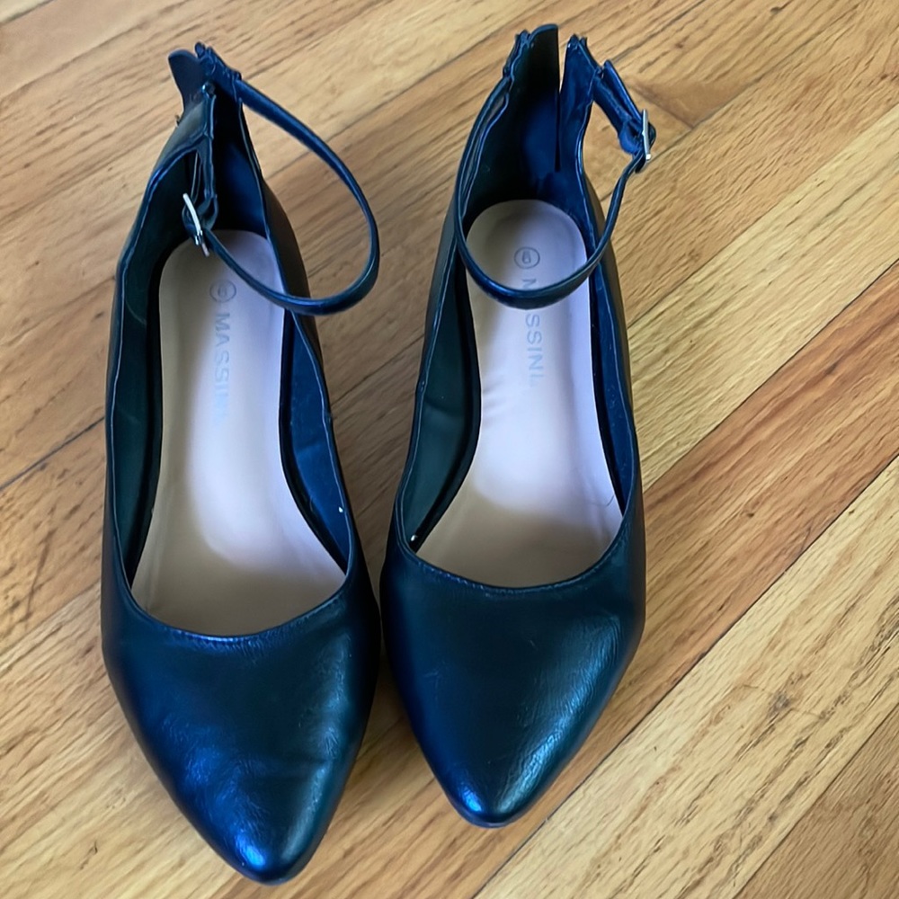 Women’s black size 9 flats